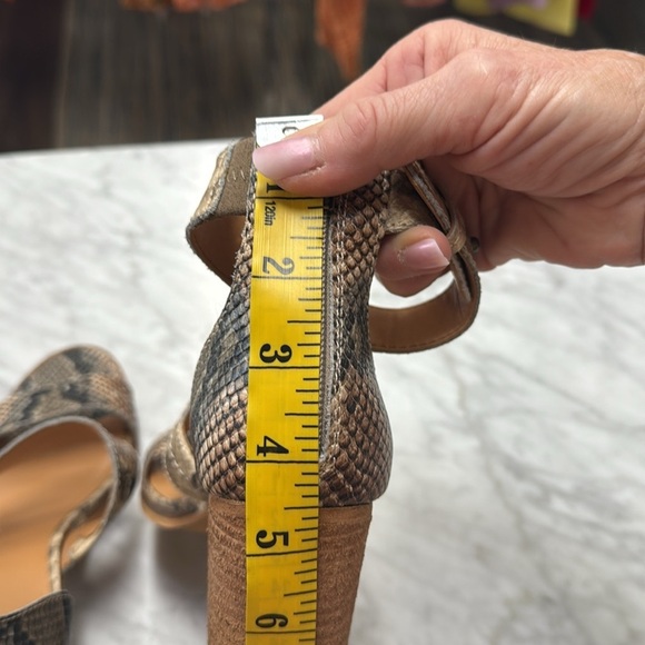 Frye & Co Bryn Python Print Block Heel Sandal size 8M - Picture 12 of 12